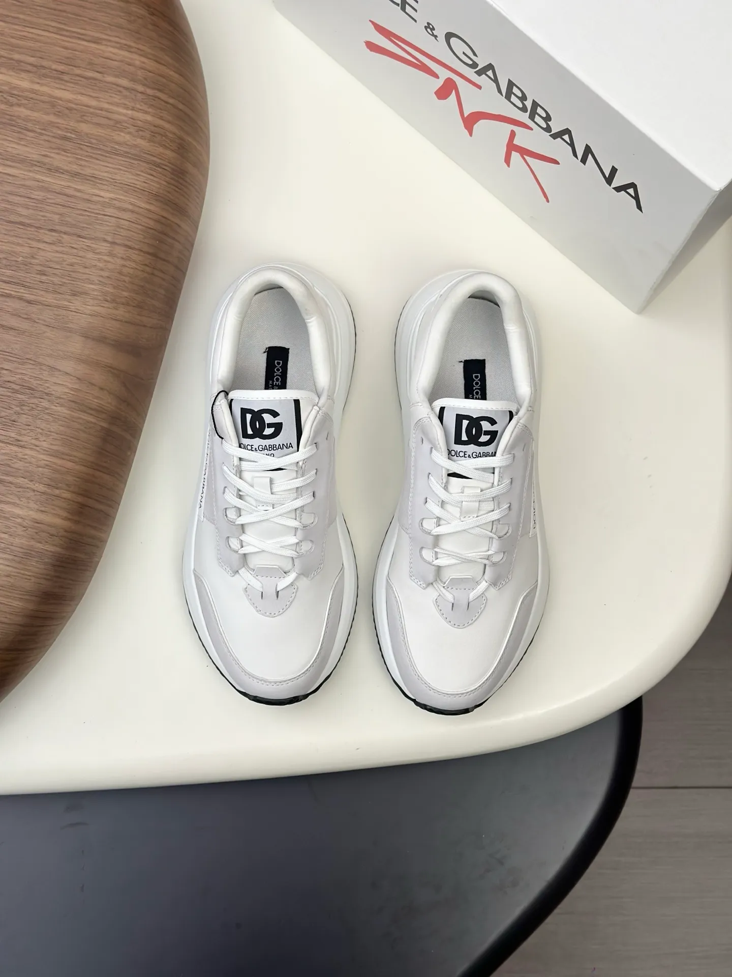 💰780••New arrivals••Dolce&Gabbana••DG✔️High-end men’s sports•casual shoes. Original goods from top counters. Original imported cowhide, multi-material splicing design ➕Imported cowhide lining, cowhide feet ➕Original TPR elastic outsole.  Size: 39-44 (38, 45 customized)